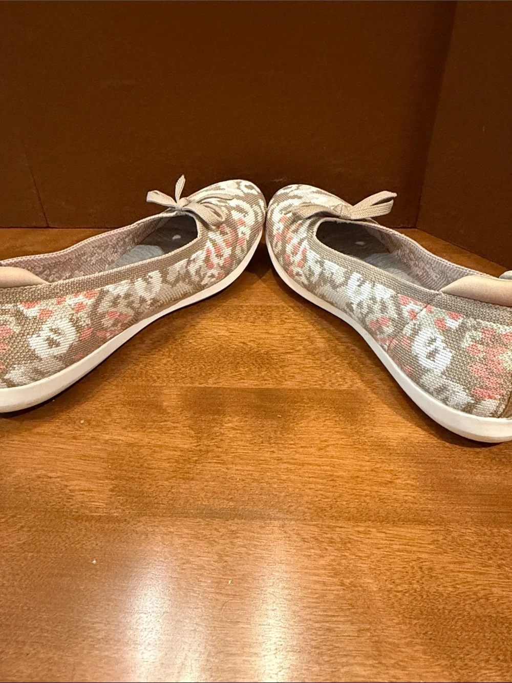 Clarks Beige and Coral Floral Knit Ballet Flats with Bow